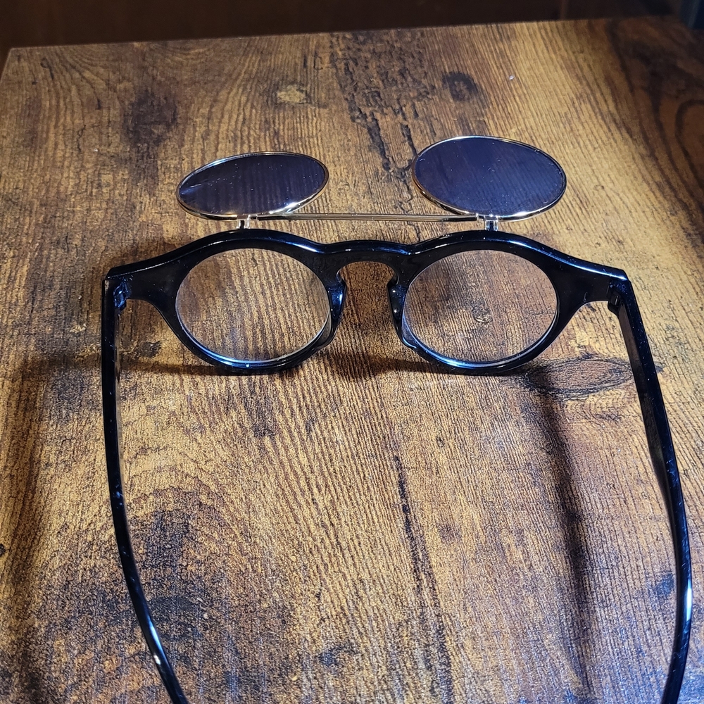 Steampunk Sunglass Goggles with Gold Trim for Men & Women - Picture 8 of 11